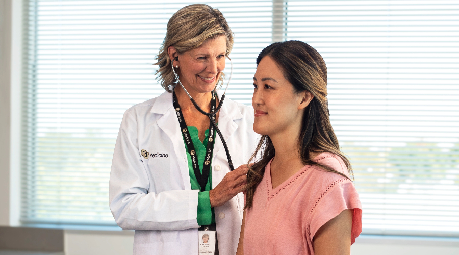 doctor and female patient stethscope